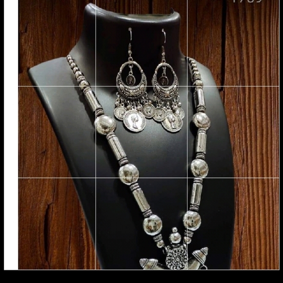 Necklace with earrings - Picture 5 of 5